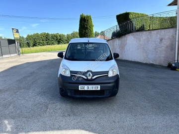 عربة نفعية مقفلة Renault