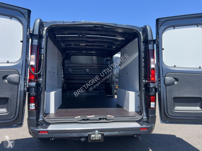 Véhicule utilitaire Renault TRAFIC III FG NEUF:...