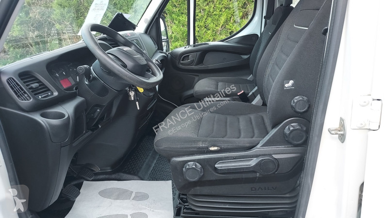 Véhicule utilitaire Iveco DAILY BENNE 6 PLACES...