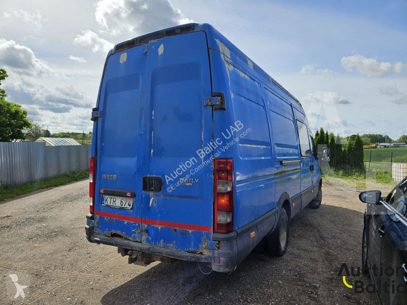 Iveco  35C15V van