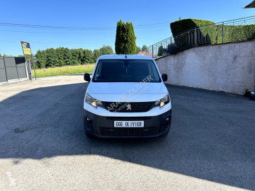عربة نفعية مقفلة Peugeot