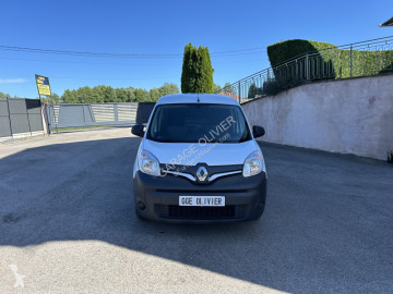 عربة نفعية مقفلة Renault