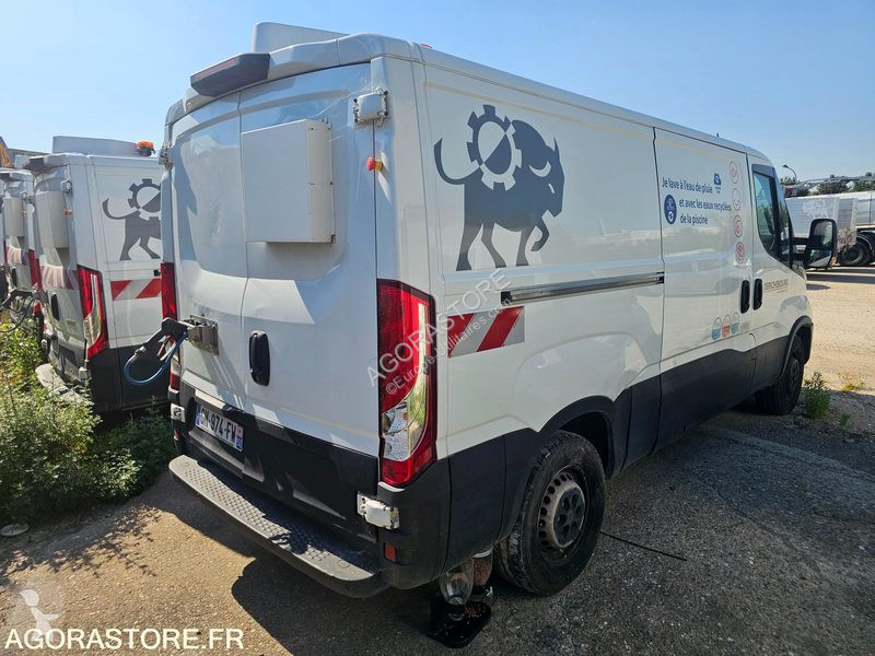 Комерційні автомобілі Iveco 35S14N