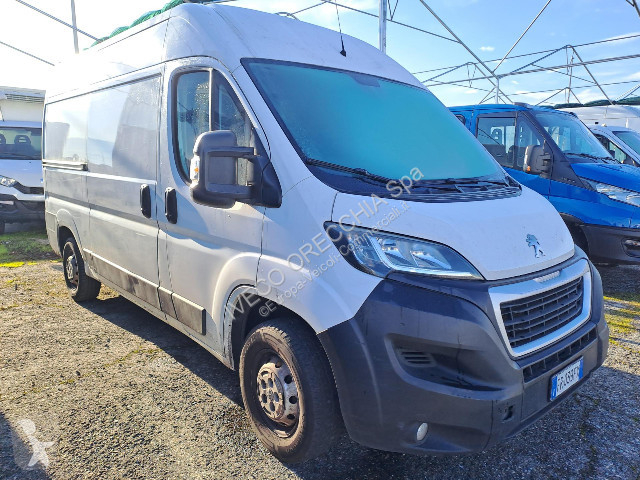 عربة نفعية Peugeot BOXER