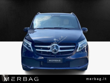 عربة نفعية مقفلة Mercedes