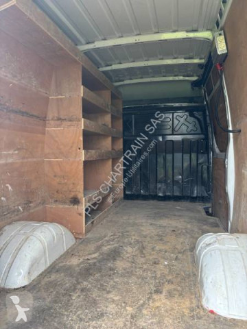 Fourgon moyen Iveco