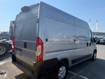 Fourgon Peugeot