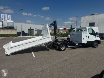 عربة نفعية هيكل ومقصورة Iveco