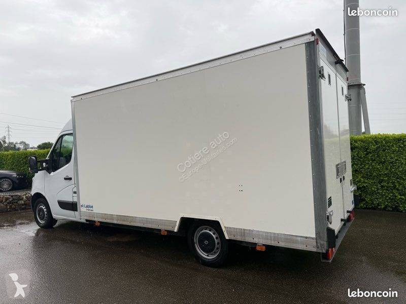 Samochód dostawczy Renault