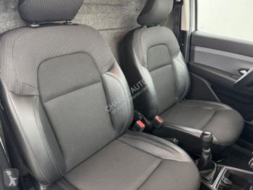 عربة نفعية مقفلة Renault