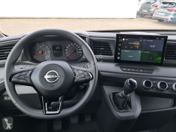 عربة نفعية قلابة Nissan