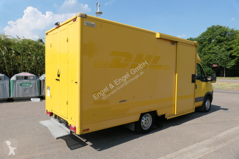 Véhicule utilitaire Iveco Daily 35 S11 C30C...