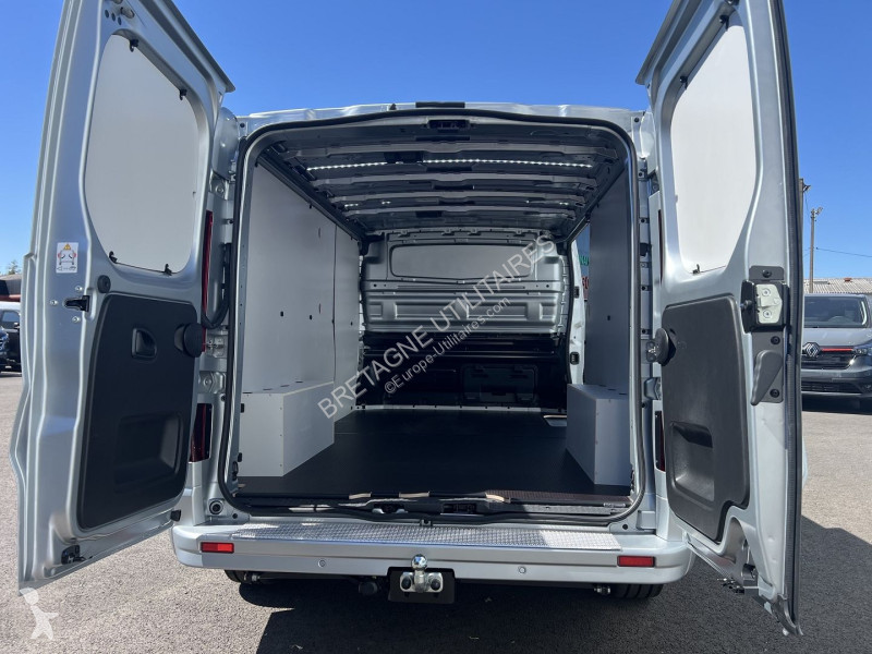 Véhicule utilitaire Renault TRAFIC III FG NEUF:...