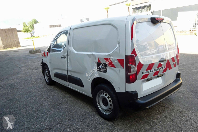 Véhicule utilitaire Peugeot PARTNER 1,5 HDI 100