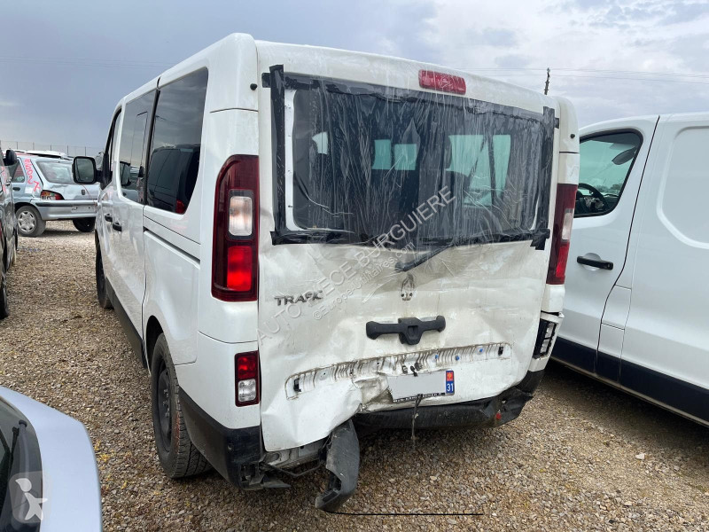 عربة نفعية Renault III 2.0 DCi 150 Intens 9...