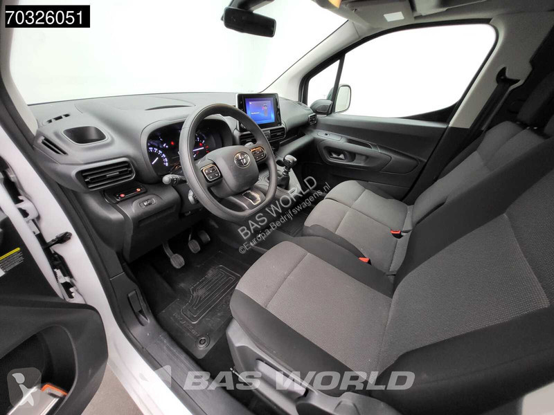 عربة نفعية Toyota Benzine L1H1 Navi Airco...