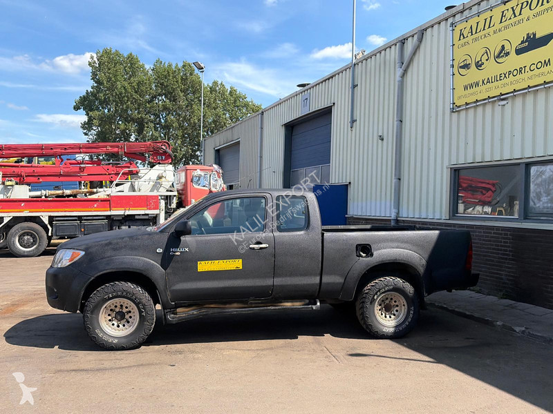 عربة نفعية Toyota Pick-Up Truck - 4x4 - Manual...