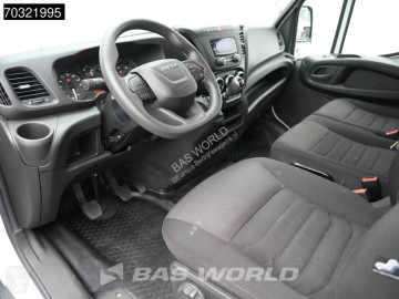 عربة نفعية مقفلة Iveco