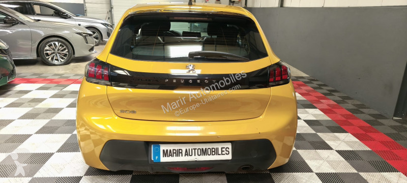 عربة نفعية Peugeot 208
