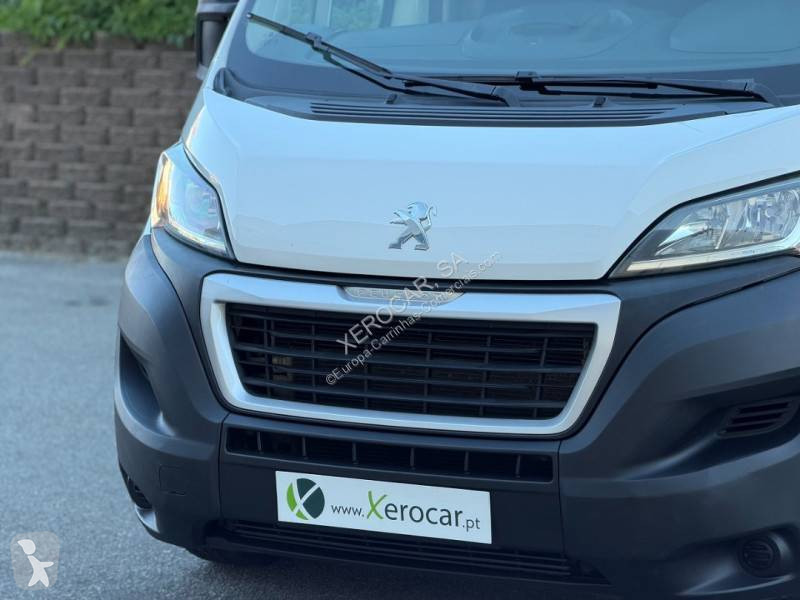 عربة نفعية Peugeot
