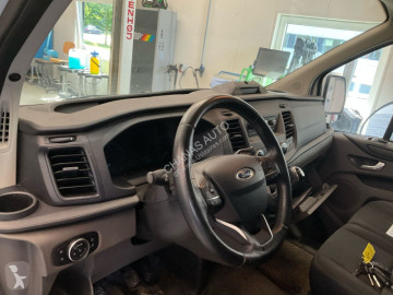 عربة نفعية مقفلة Ford