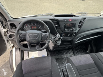 عربة نفعية قلابة Iveco