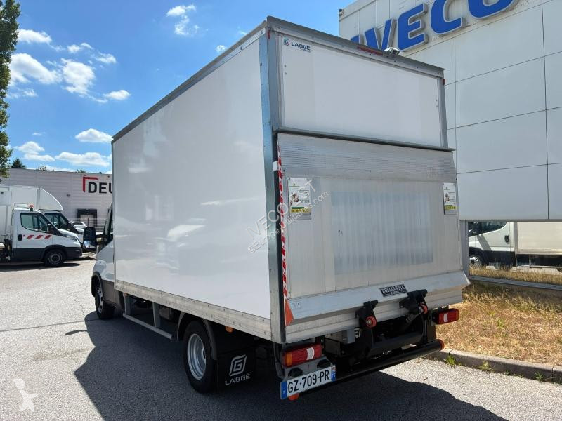 Véhicule utilitaire Iveco 3.0 - Caisse 20 m3 +...