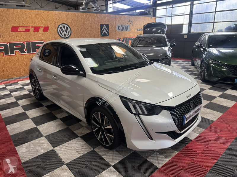 عربة نفعية Peugeot 208