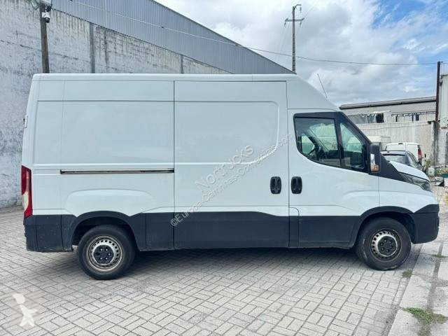 عربة نفعية Iveco