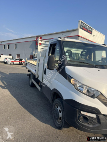 Utilitaire benne Iveco