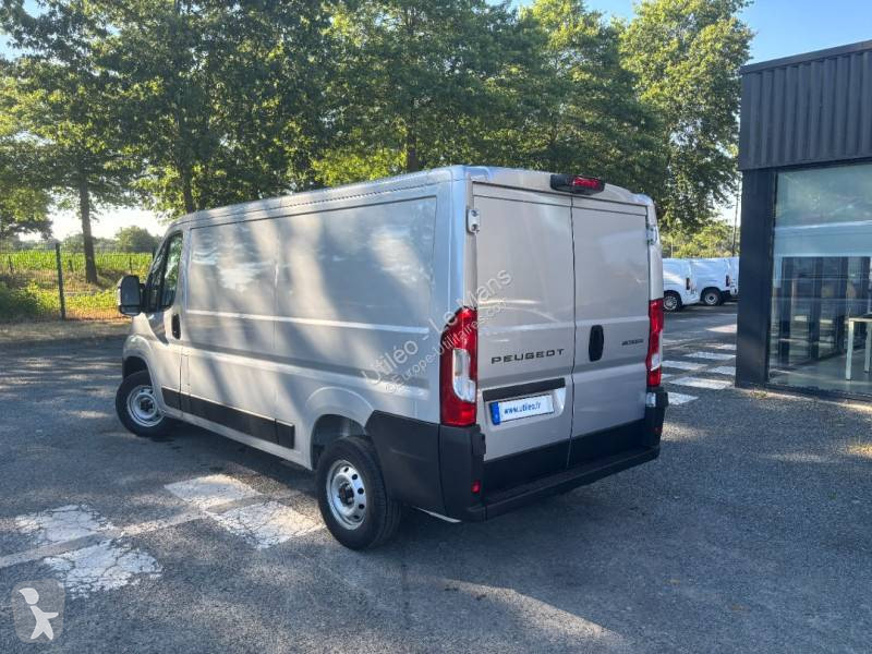 Samochód dostawczy Peugeot