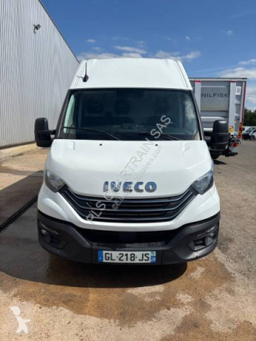 Fourgon moyen Iveco