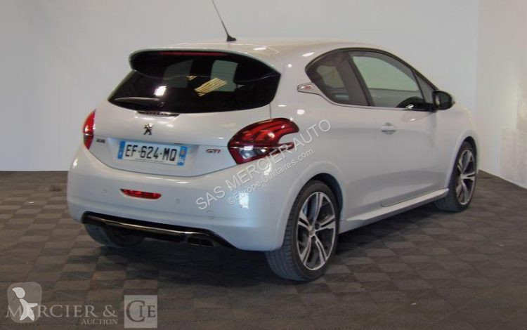 عربة نفعية Peugeot