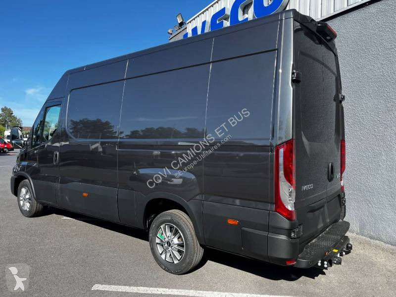 عربة نفعية Iveco