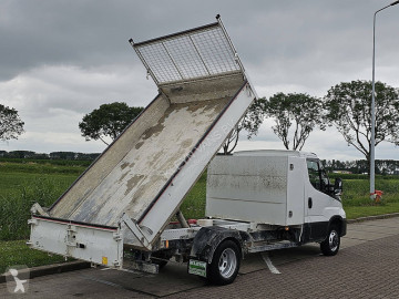 Utilitaire benne Iveco