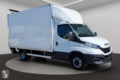 Dostawcza skrzynia o dużej pojemności Iveco