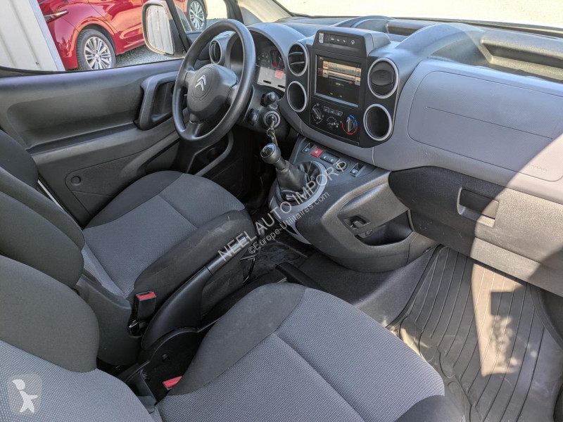 Véhicule utilitaire Citroën BERLINGO II 1.6...