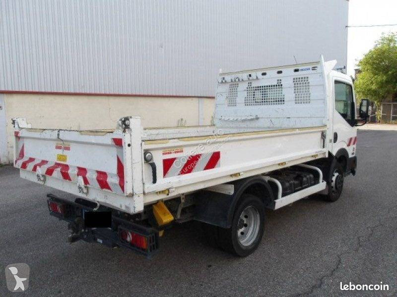 Véhicule utilitaire Nissan
