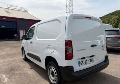 عربة نفعية مقفلة Peugeot