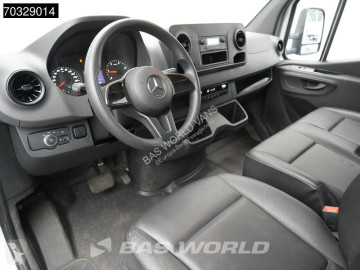 Furgon dostawczy Mercedes