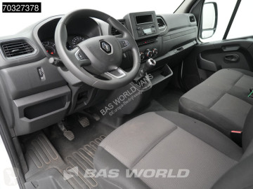عربة نفعية مقفلة Renault