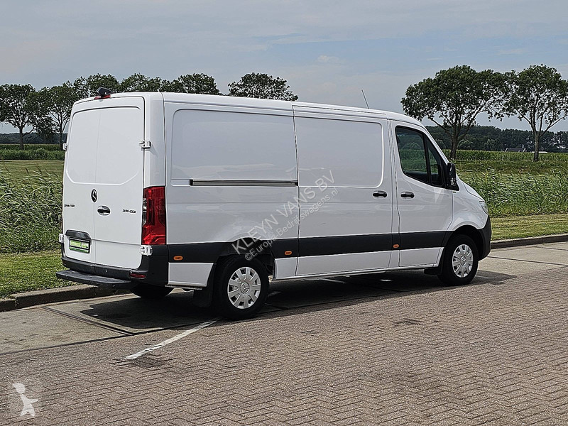 عربة نفعية Mercedes 315 L2H1 RWD Mbux AC