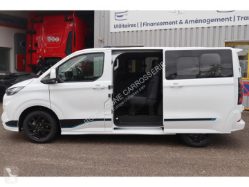 عربة نفعية مقفلة Ford