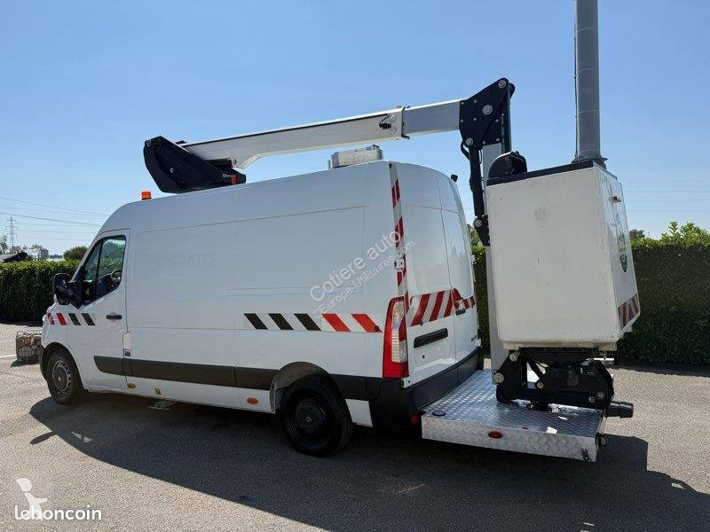 Samochód dostawczy Renault