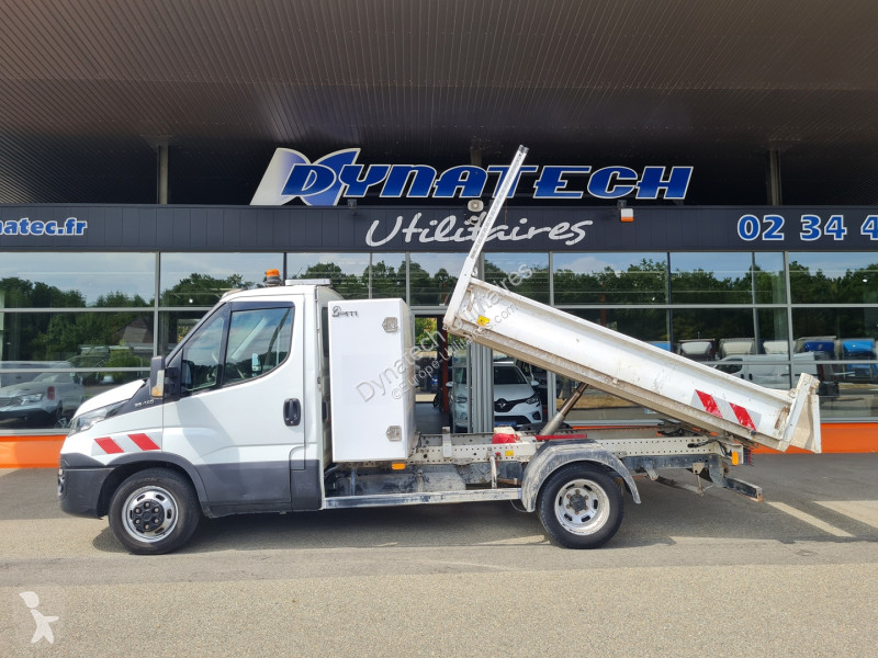 Véhicule utilitaire Iveco DAILY CCB 35C14...