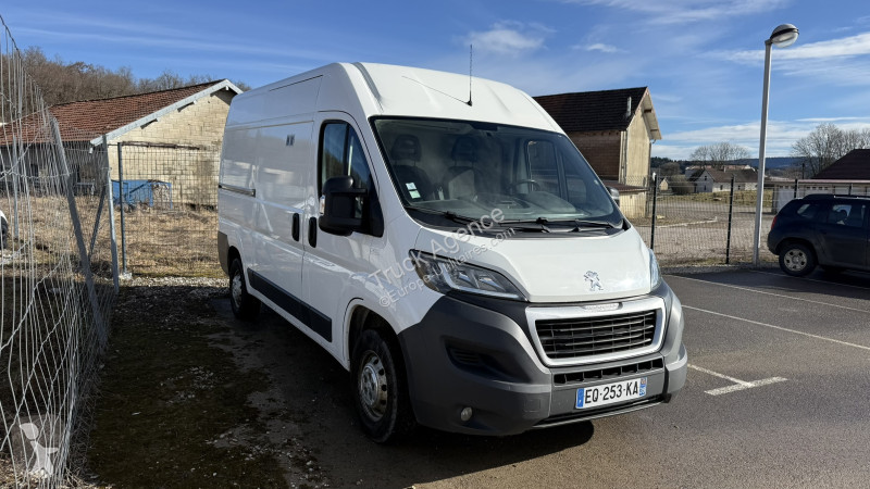 Véhicule utilitaire Peugeot