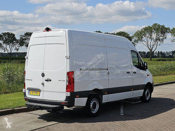 Fourgon Mercedes
