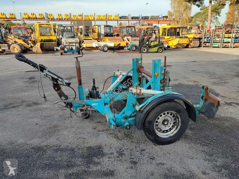 Véhicule utilitaire   PORTE TOURET