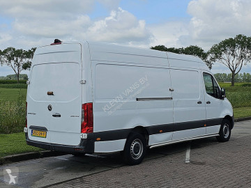Fourgon utilitaire Mercedes