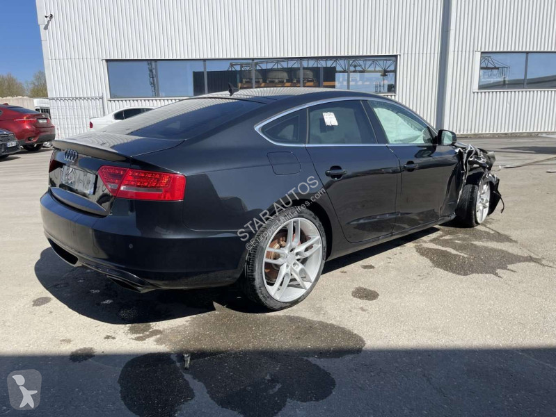 عربة نفعية Audi